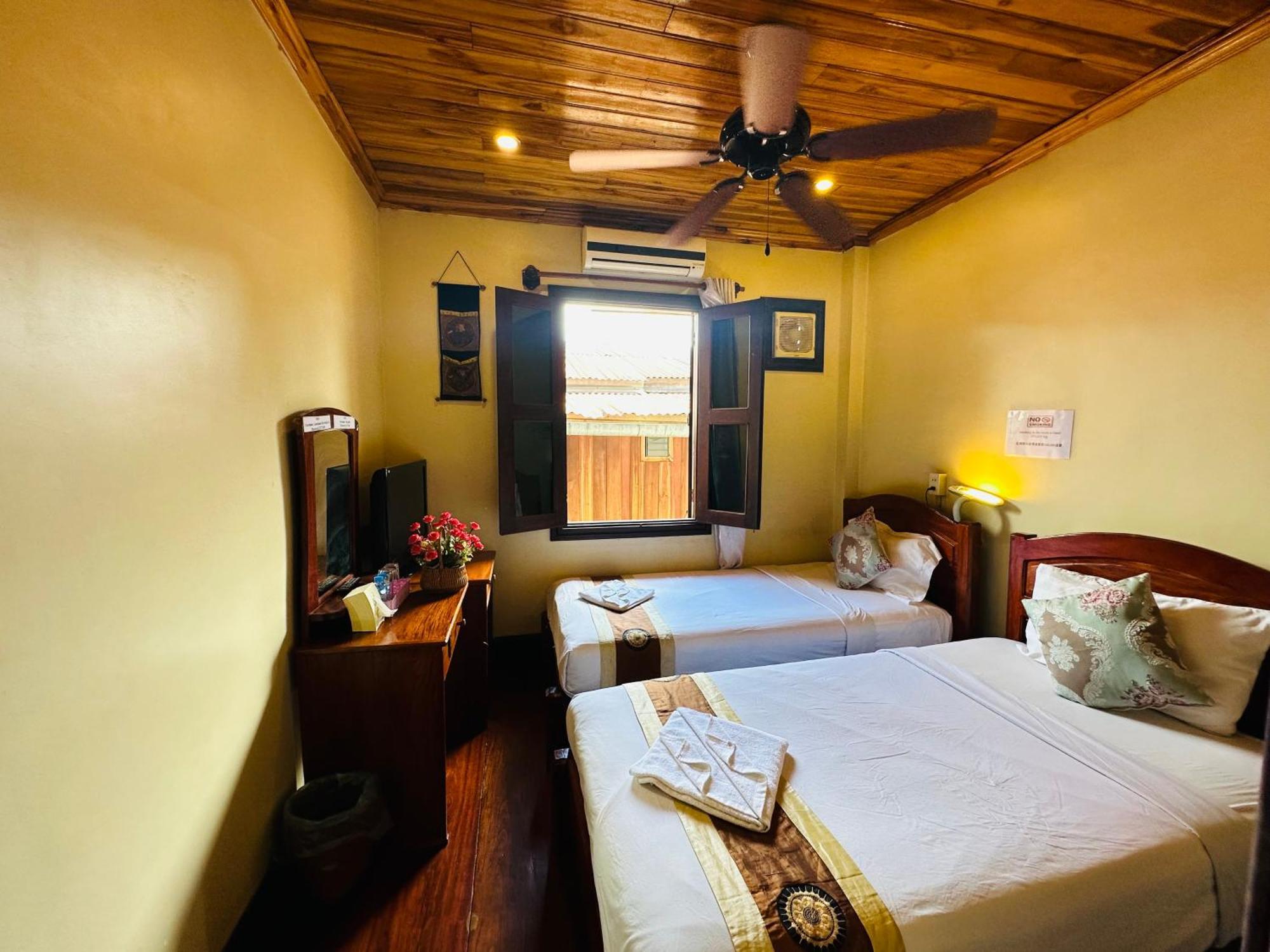 Anisa Mekong Riverside Villa Luang Prabang Bagian luar foto