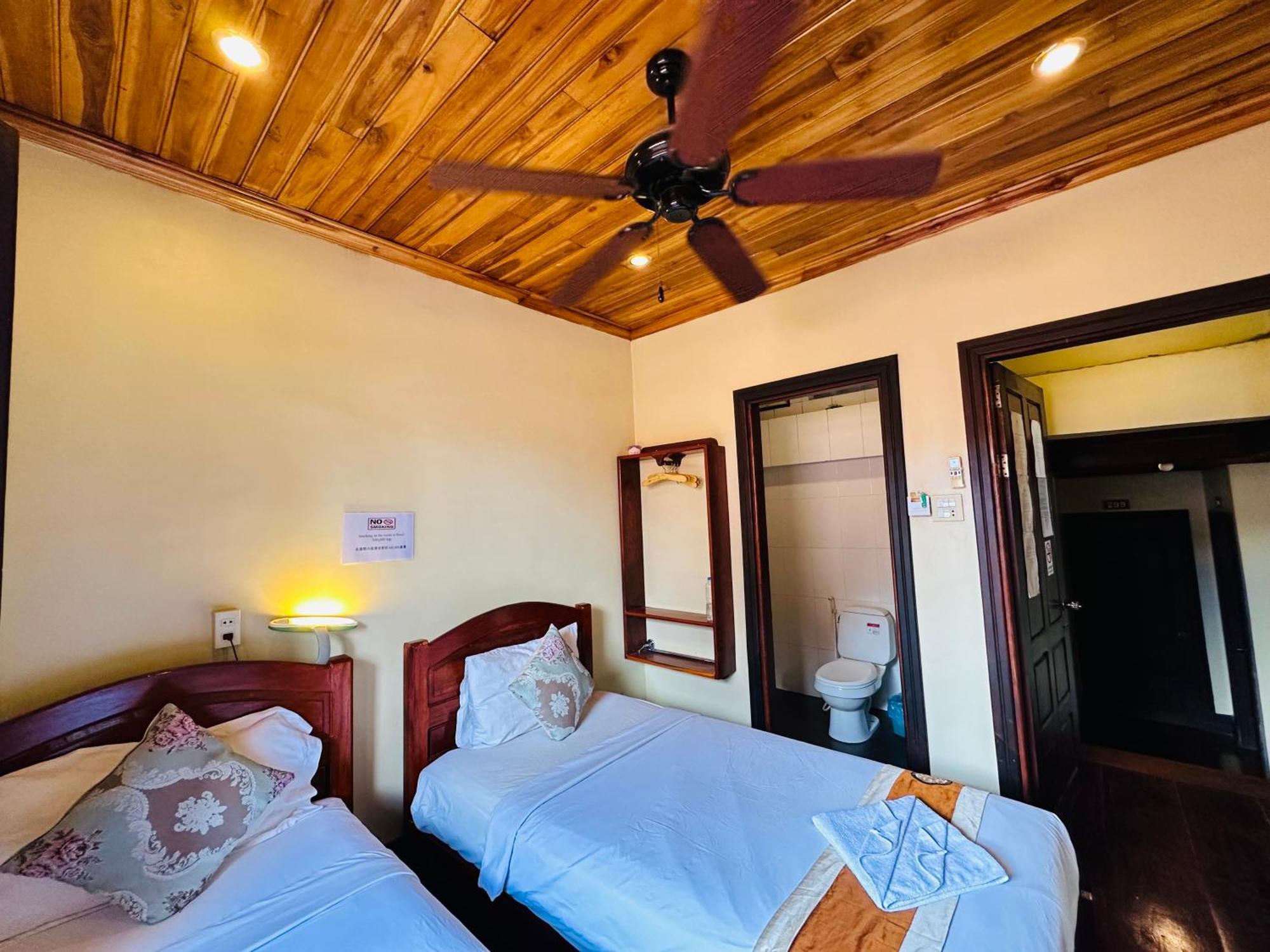 Anisa Mekong Riverside Villa Luang Prabang Bagian luar foto