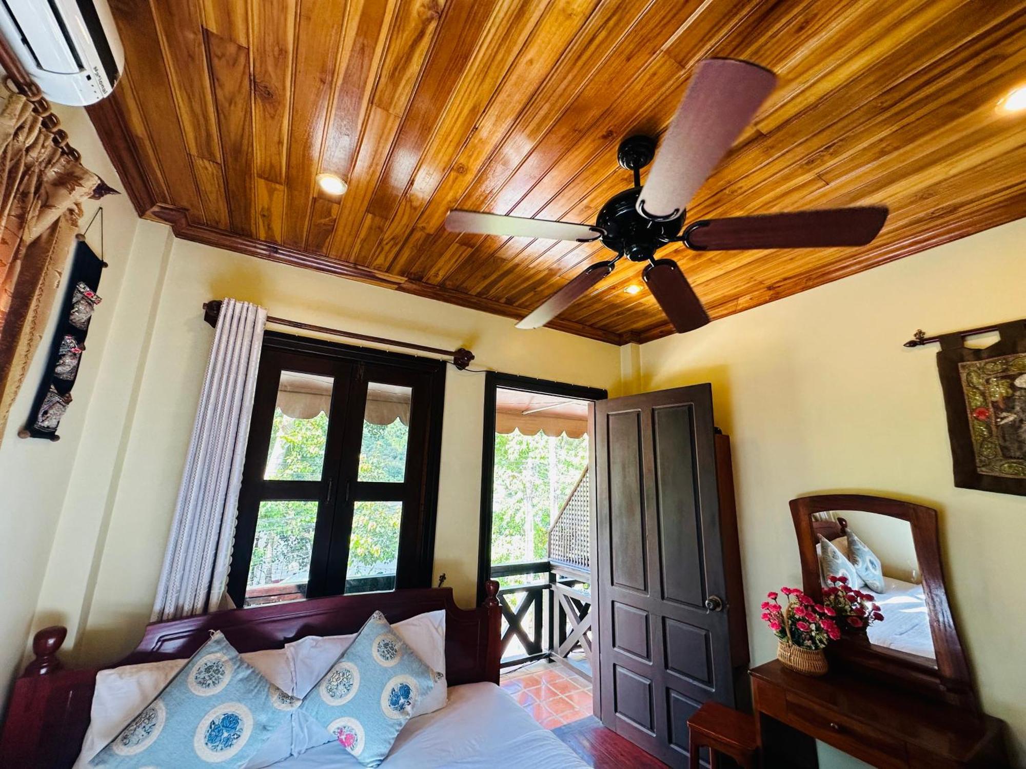 Anisa Mekong Riverside Villa Luang Prabang Bagian luar foto