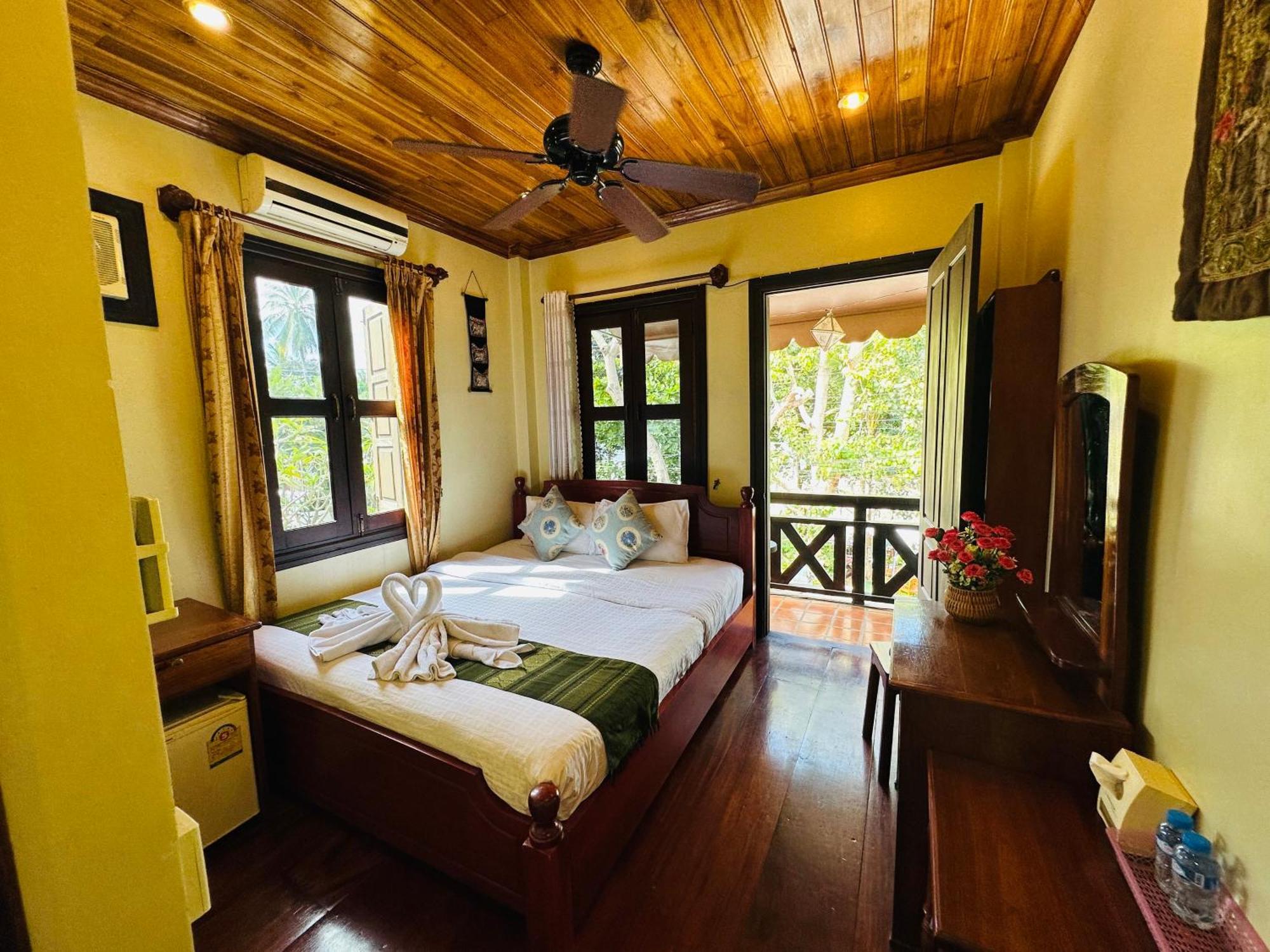 Anisa Mekong Riverside Villa Luang Prabang Bagian luar foto
