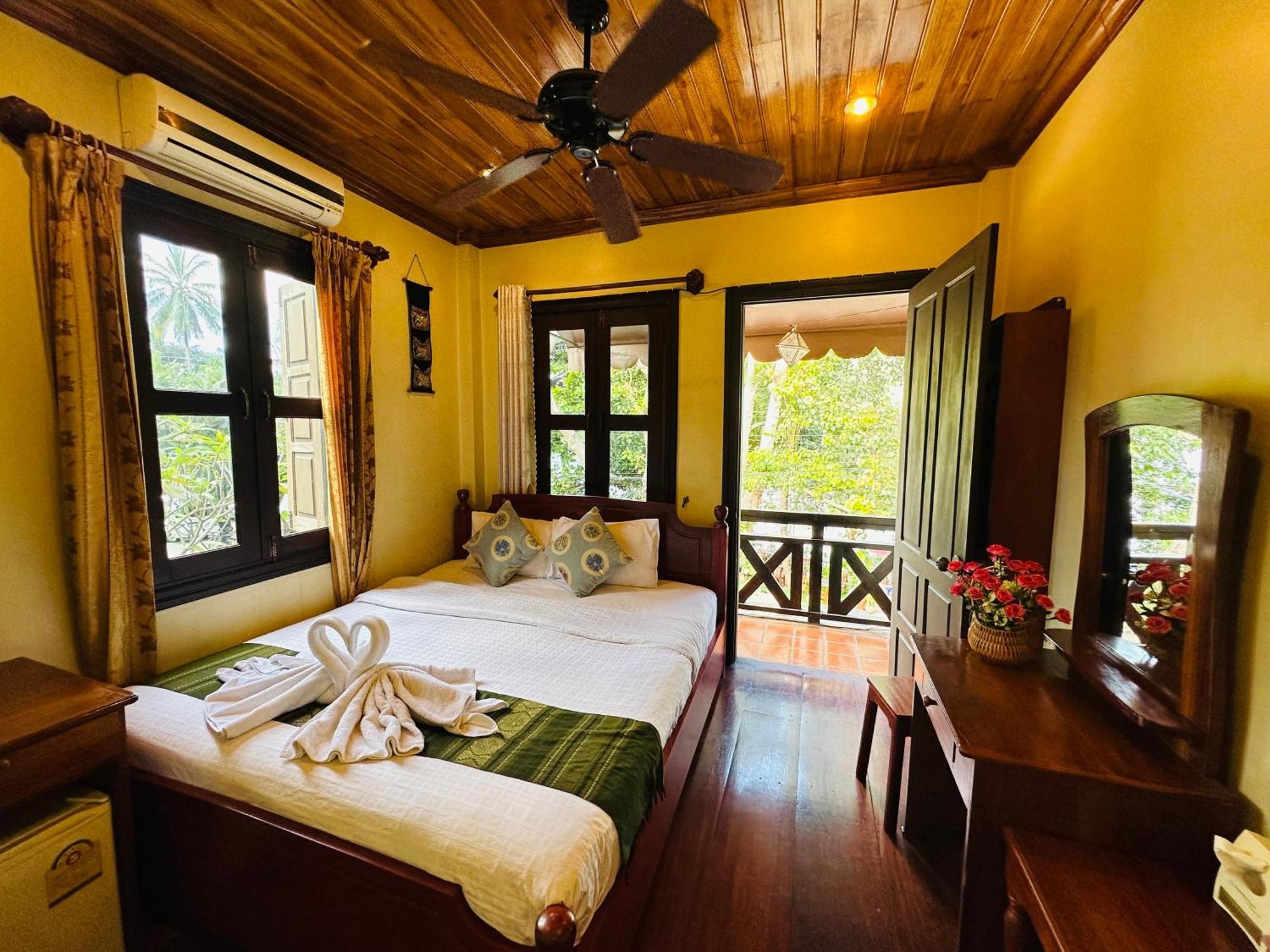 Anisa Mekong Riverside Villa Luang Prabang Bagian luar foto