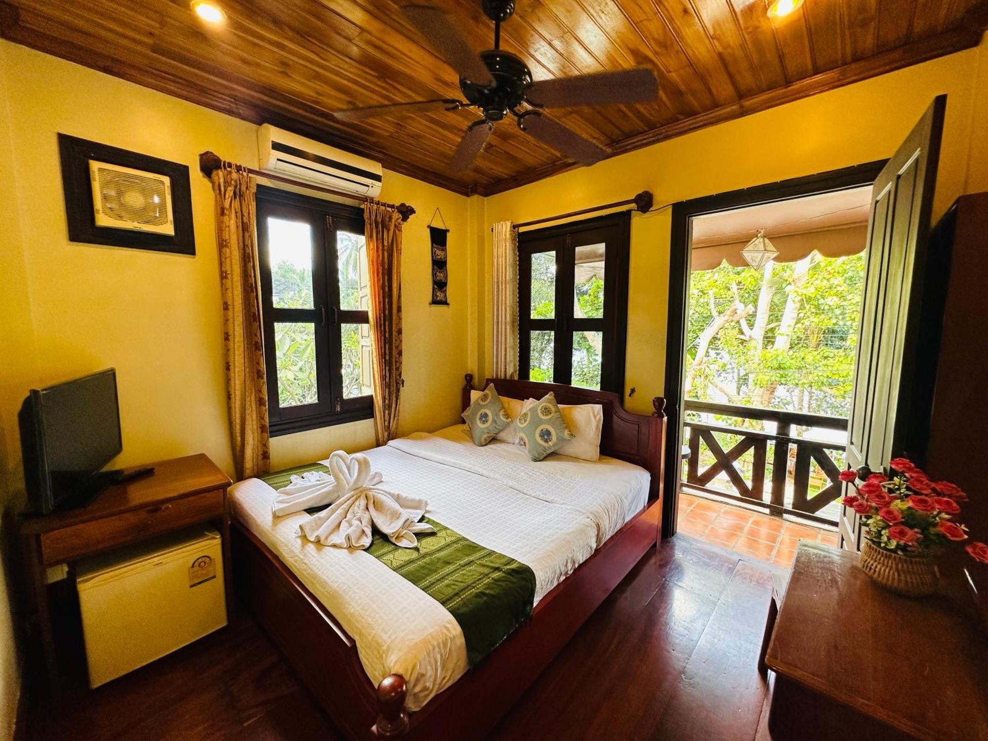 Anisa Mekong Riverside Villa Luang Prabang Bagian luar foto