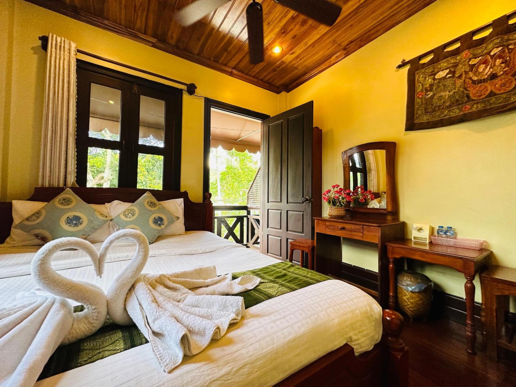 Anisa Mekong Riverside Villa Luang Prabang Bagian luar foto