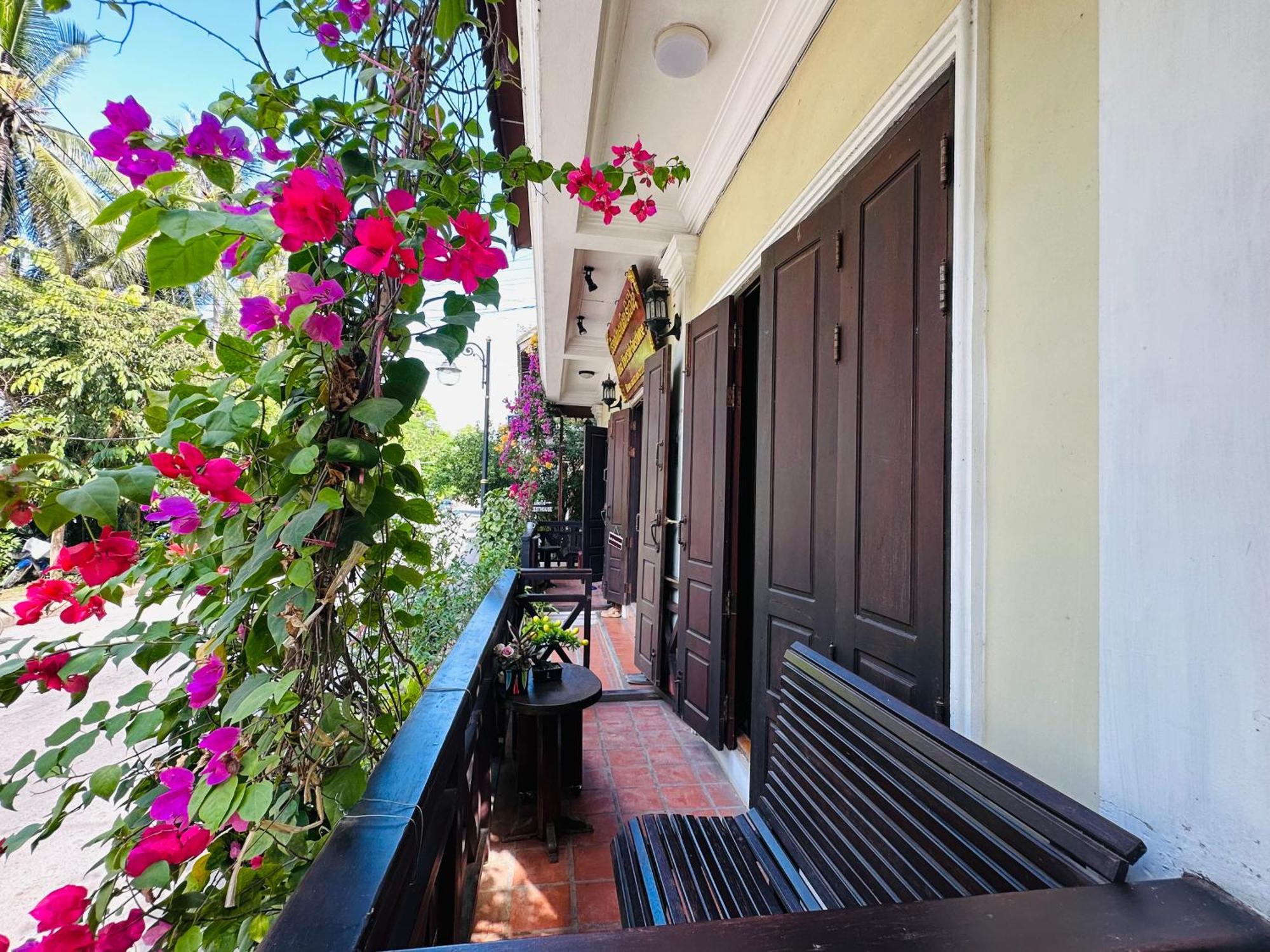 Anisa Mekong Riverside Villa Luang Prabang Bagian luar foto
