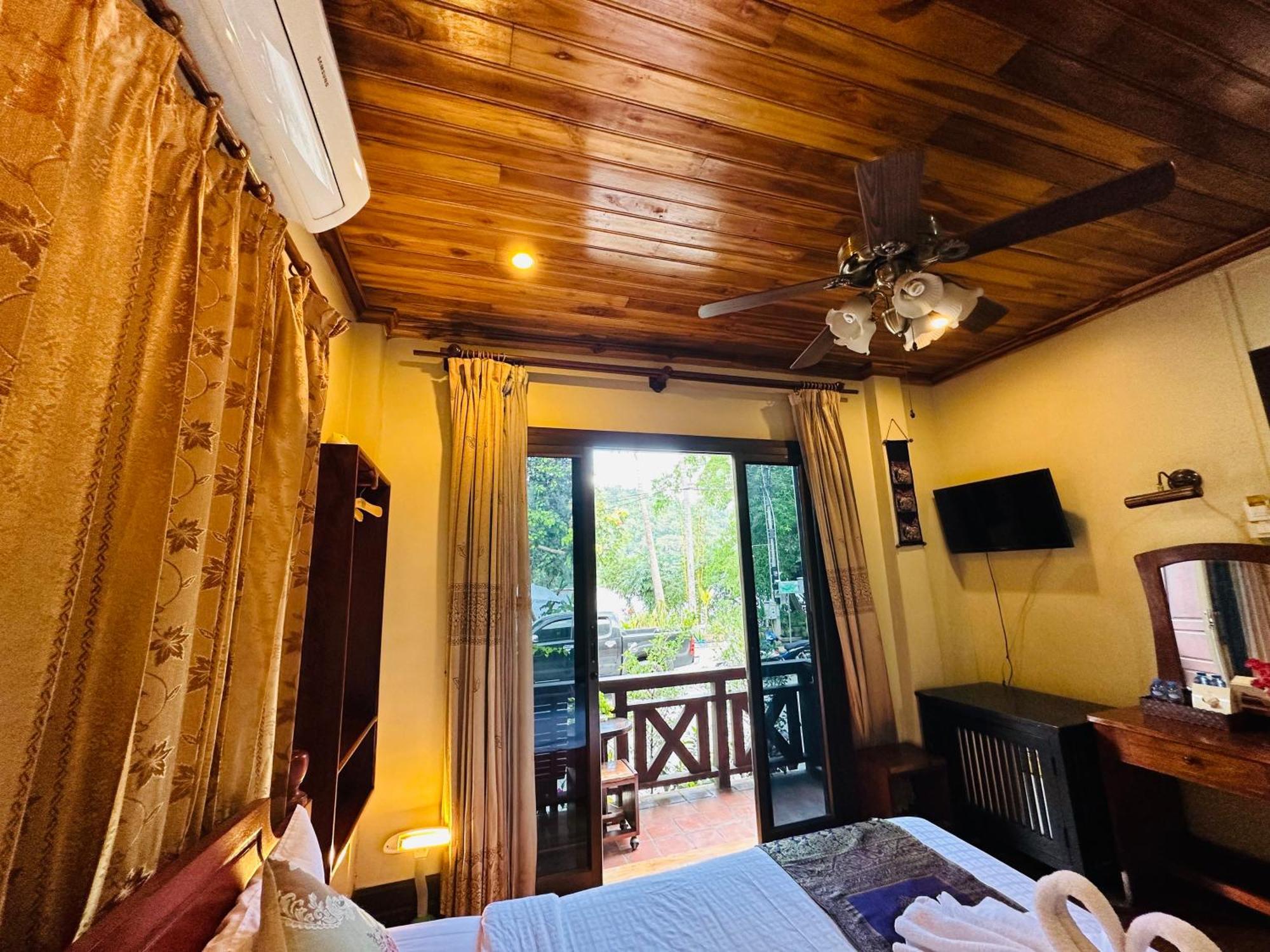 Anisa Mekong Riverside Villa Luang Prabang Bagian luar foto