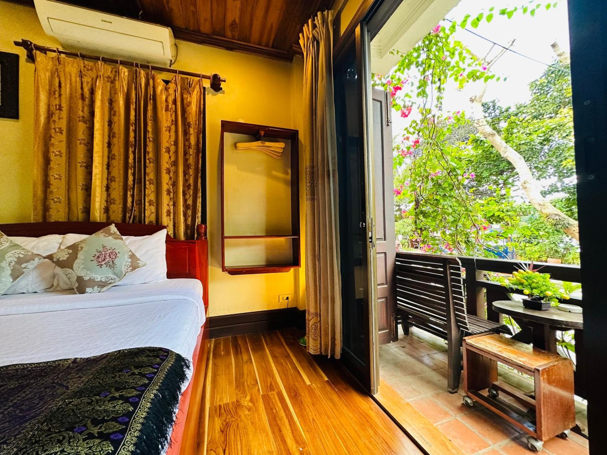 Anisa Mekong Riverside Villa Luang Prabang Bagian luar foto